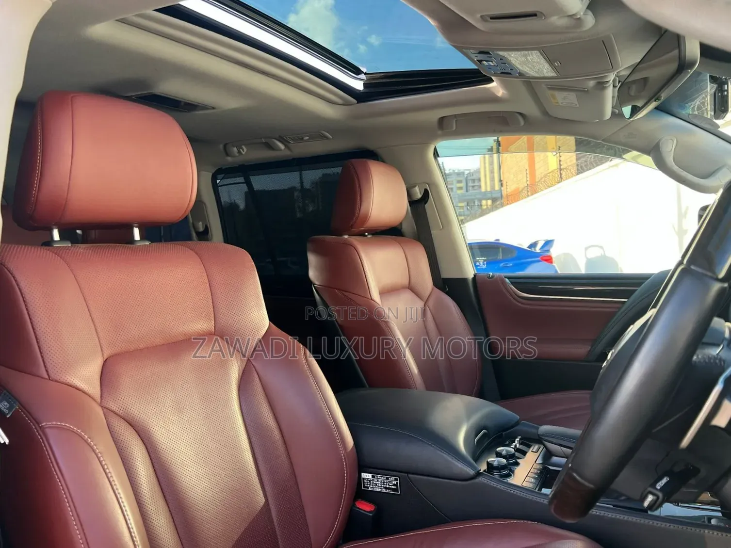 Lexus LX 570 AWD 2019 White