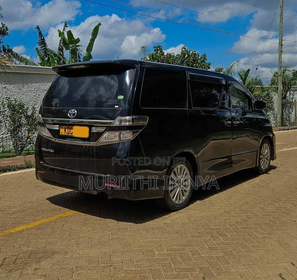 Toyota Alphard 2.4 Petrol FWD 2014 Black