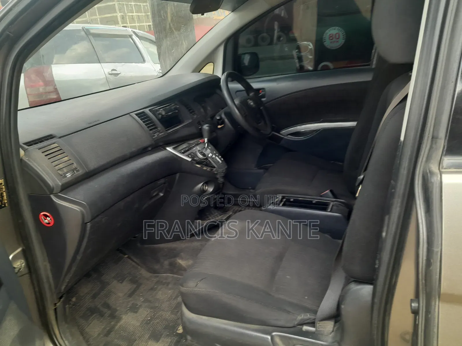 Toyota ISIS 2008 Gold