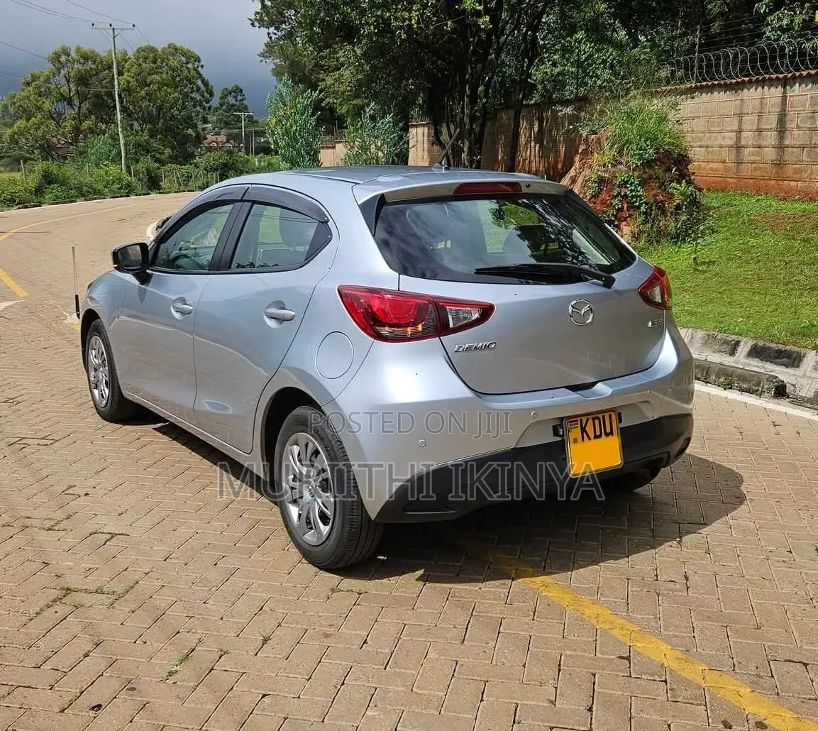 Mazda Demio 2018 Silver
