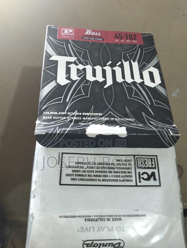 Bass Guitar Strings - main view