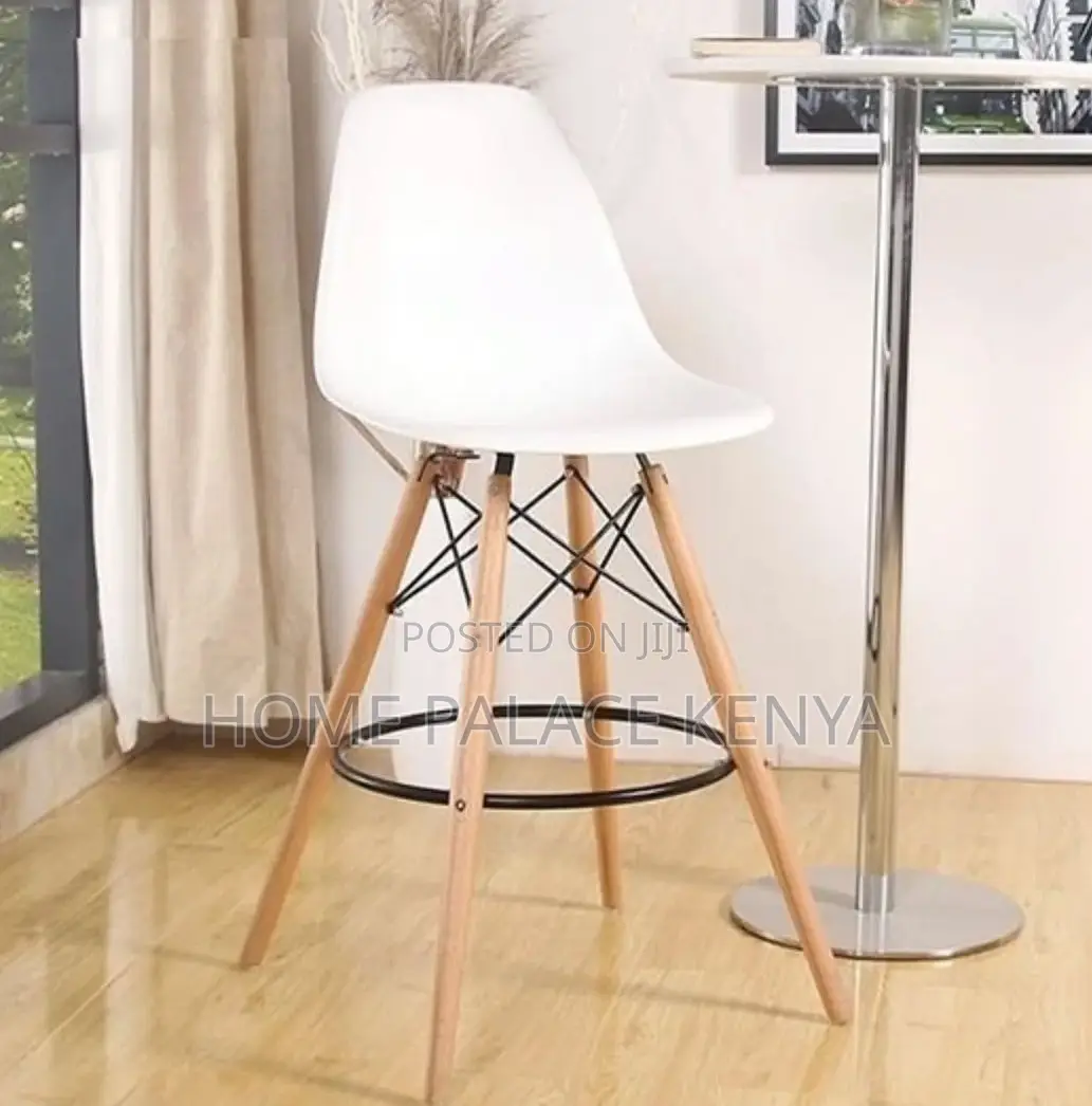 Bar Stool: Eames Style High Bar Chair