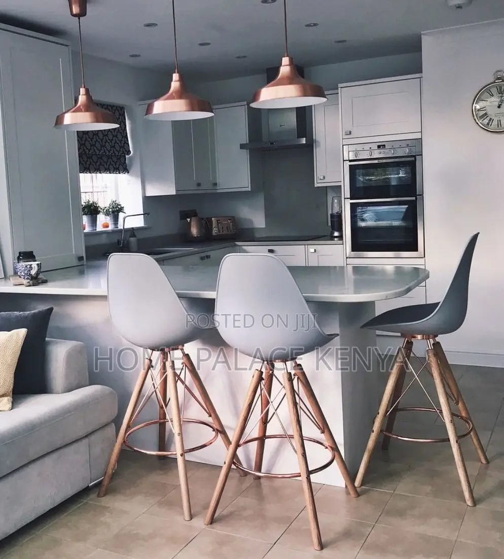Bar Stool: Eames Style High Bar Chair