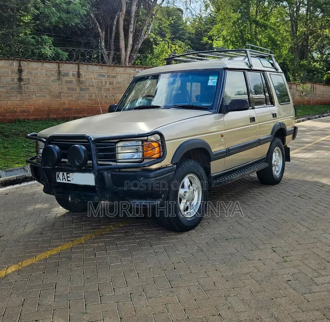 Land Rover Discovery Base AWD 1995 Gold