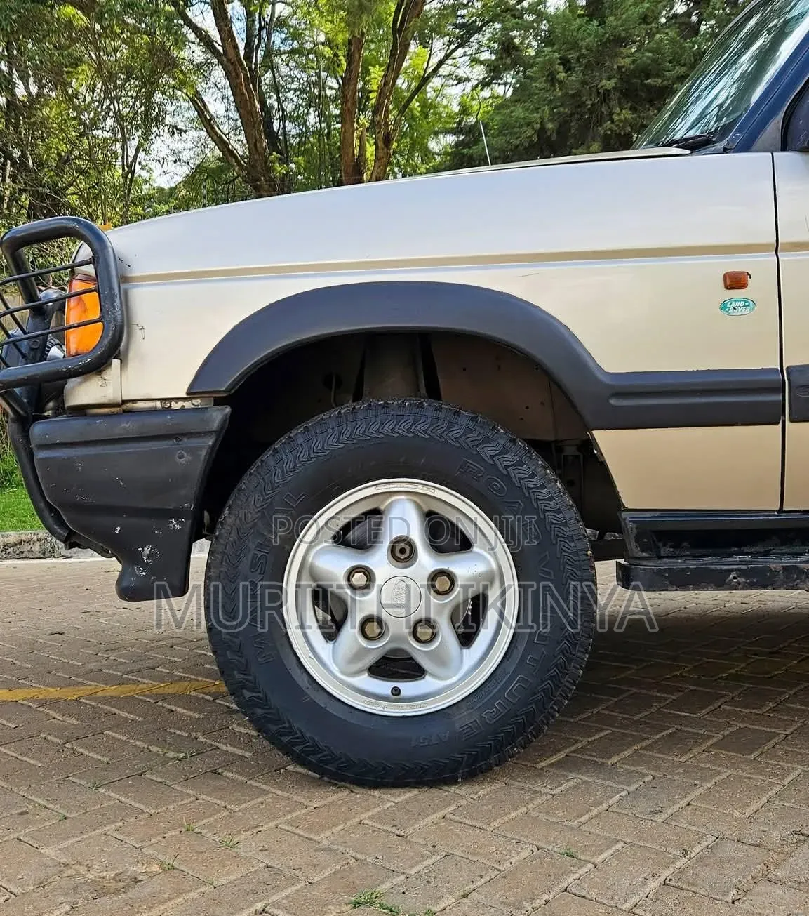 Land Rover Discovery Base AWD 1995 Gold