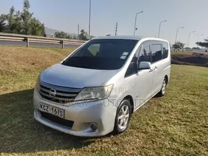 Nissan Serena 2013 Silver