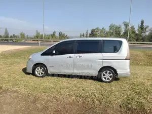 Nissan Serena 2013 Silver