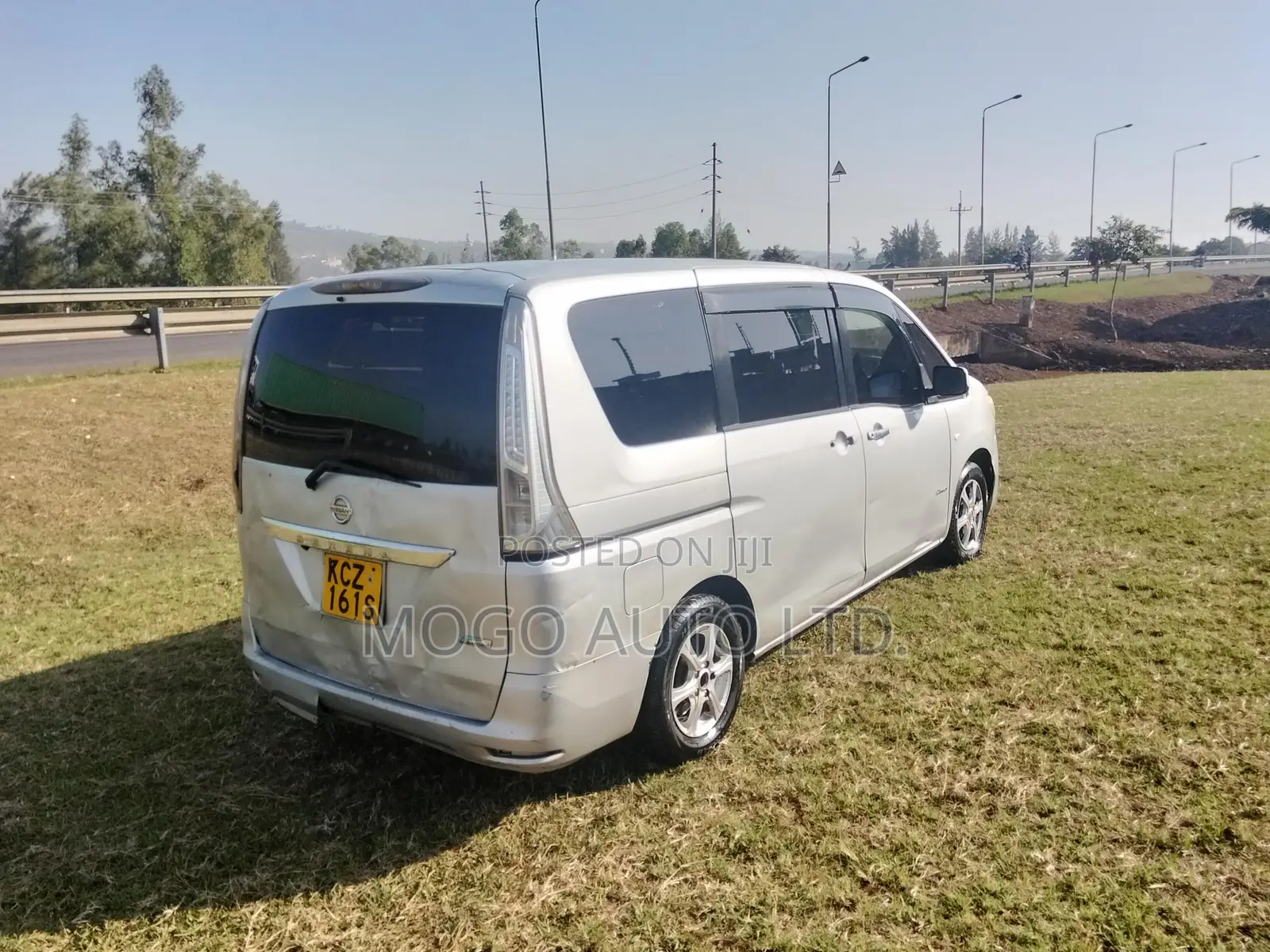 Nissan Serena 2013 Silver