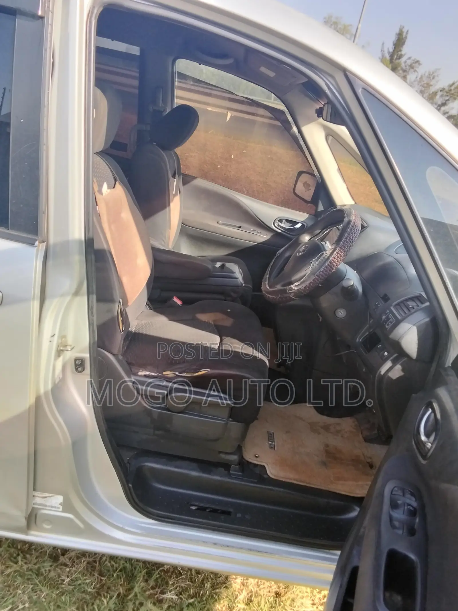 Nissan Serena 2013 Silver