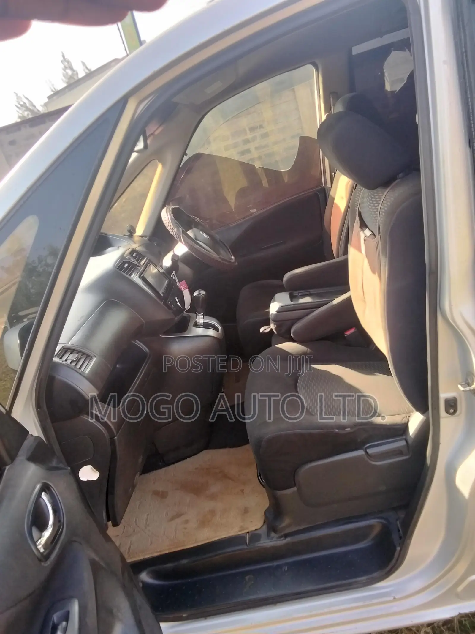 Nissan Serena 2013 Silver