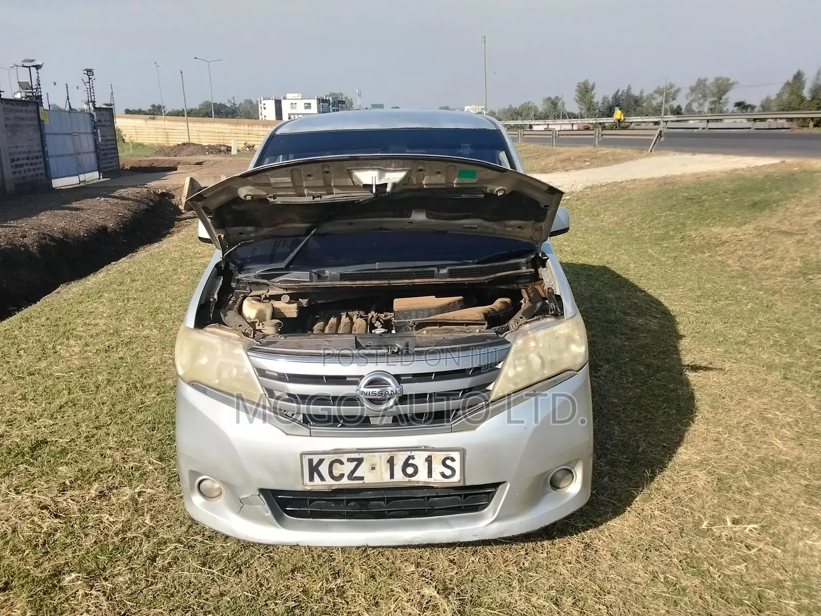 Nissan Serena 2013 Silver