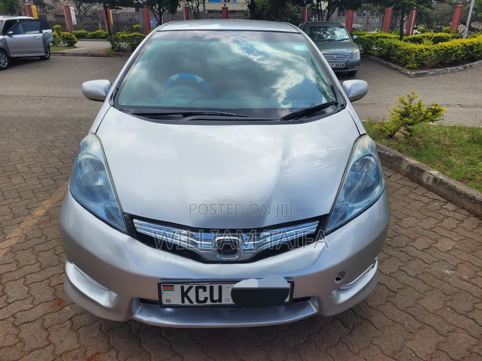 Honda Fit Shuttle 2012 Silver