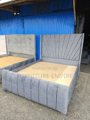 5 by 6 Grey Chester Bed