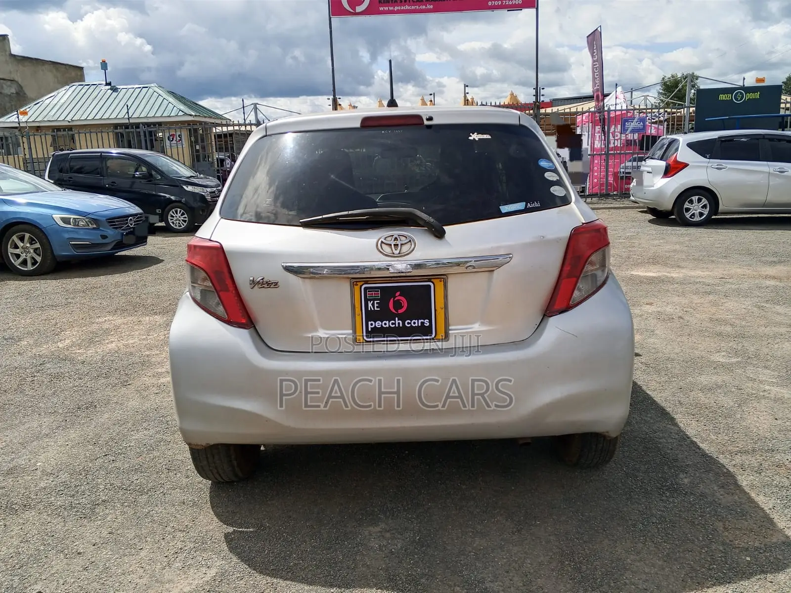 Toyota Vitz 2012 Silver