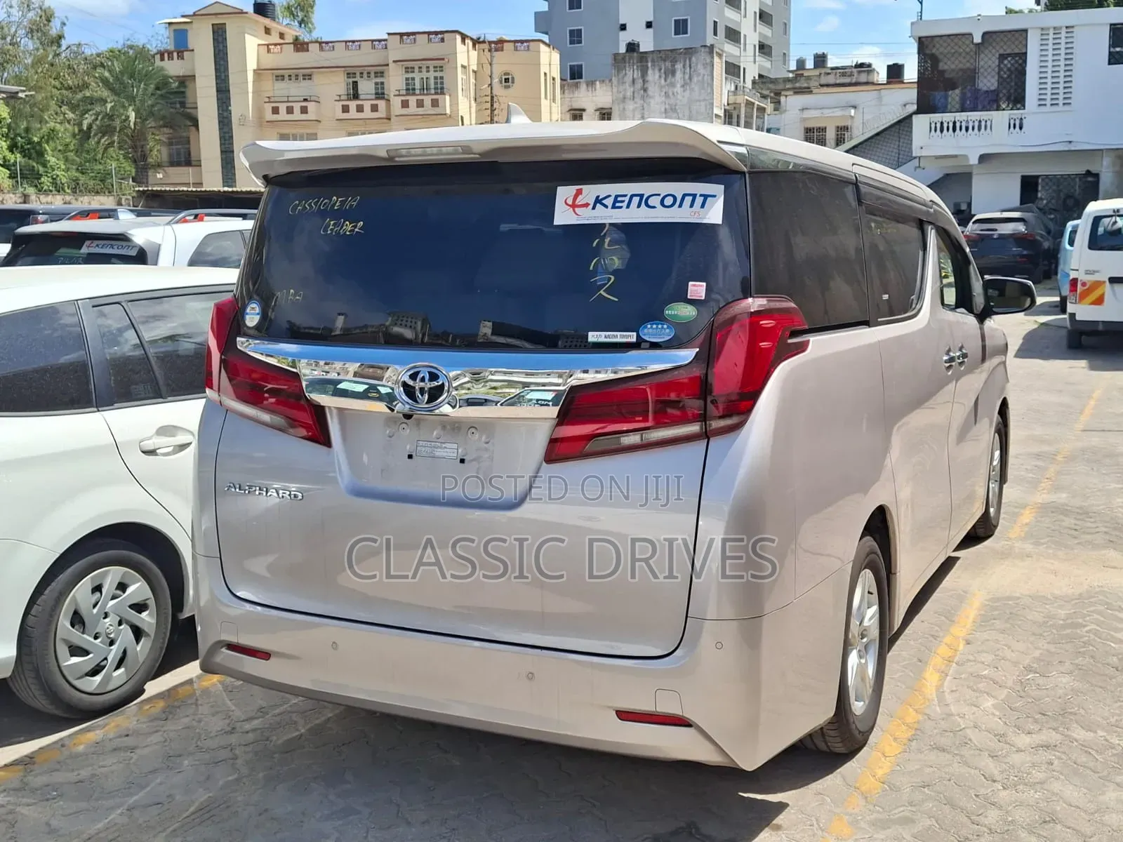 Toyota Alphard 2019 Gold