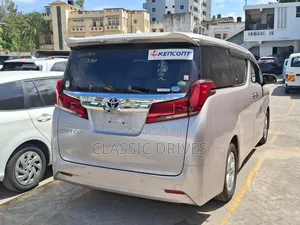 Toyota Alphard 2019 Gold