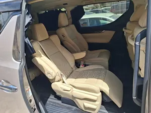 Toyota Alphard 2019 Gold