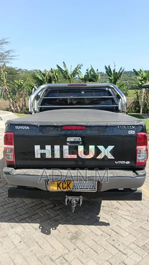 Toyota Hilux 2010 Black