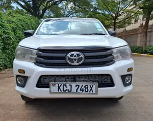 Toyota Hilux 2016 White