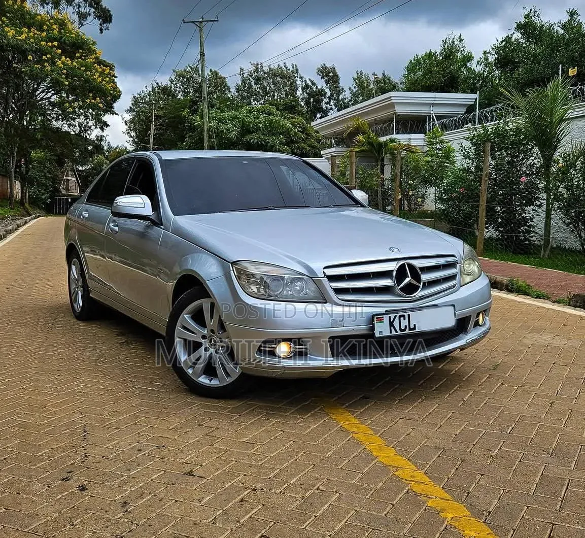 Mercedes-Benz C200 2010 Silver