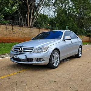 Mercedes-Benz C200 2010 Silver
