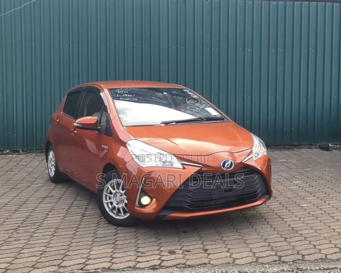 Toyota Vitz 1.5 FWD Hybrid 5dr 2017 Orange