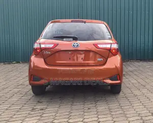 Toyota Vitz 1.5 FWD Hybrid 5dr 2017 Orange