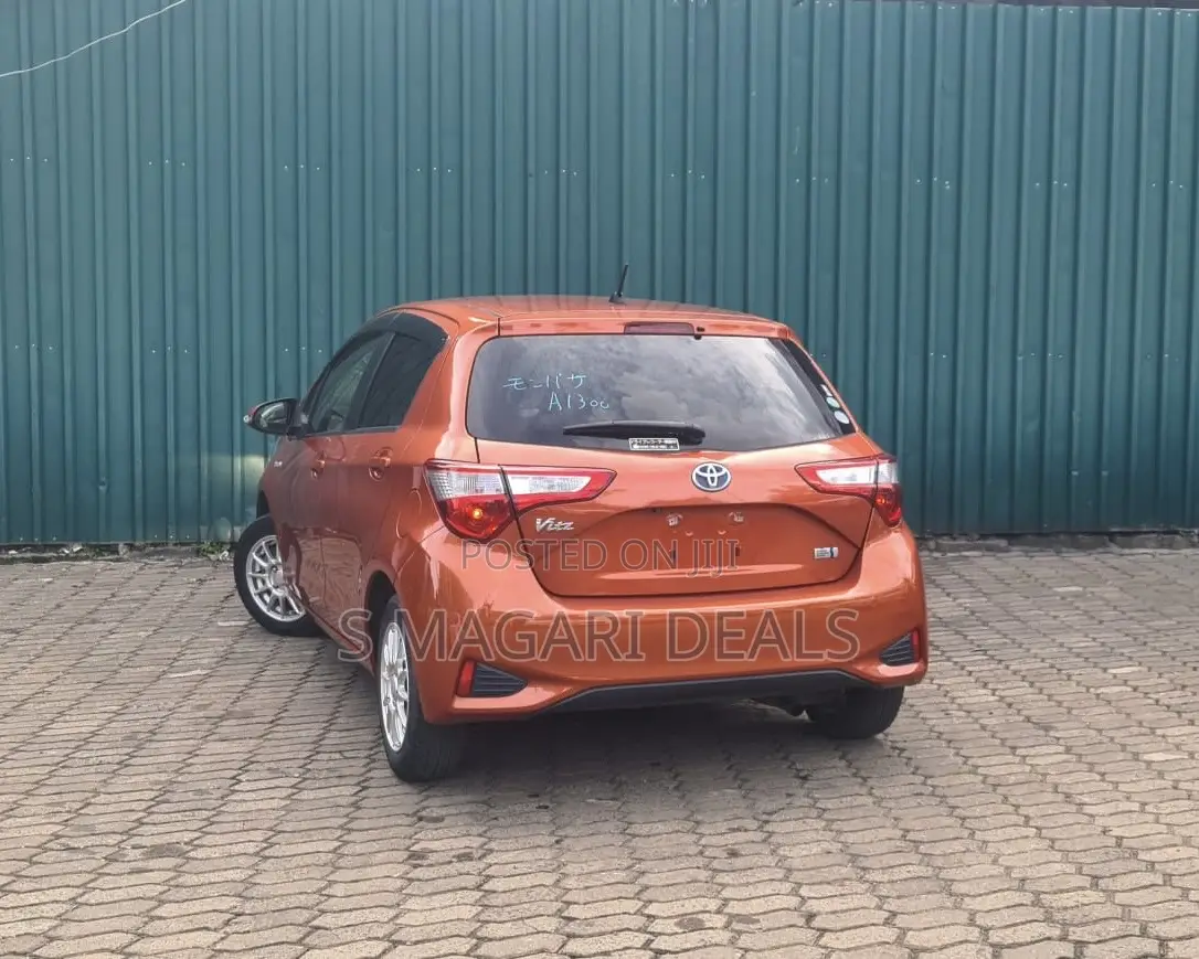 Toyota Vitz 1.5 FWD Hybrid 5dr 2017 Orange