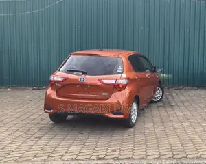 Toyota Vitz 1.5 FWD Hybrid 5dr 2017 Orange