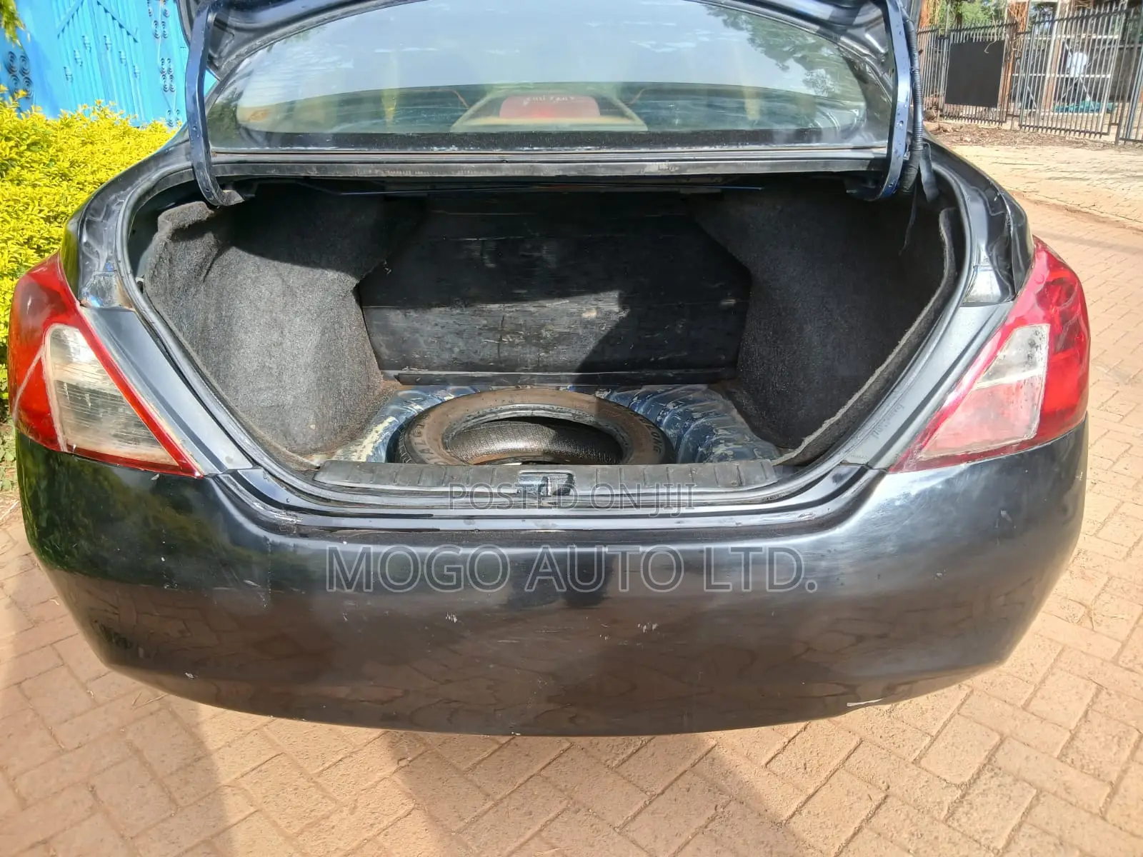 Nissan Almera 2012 Black