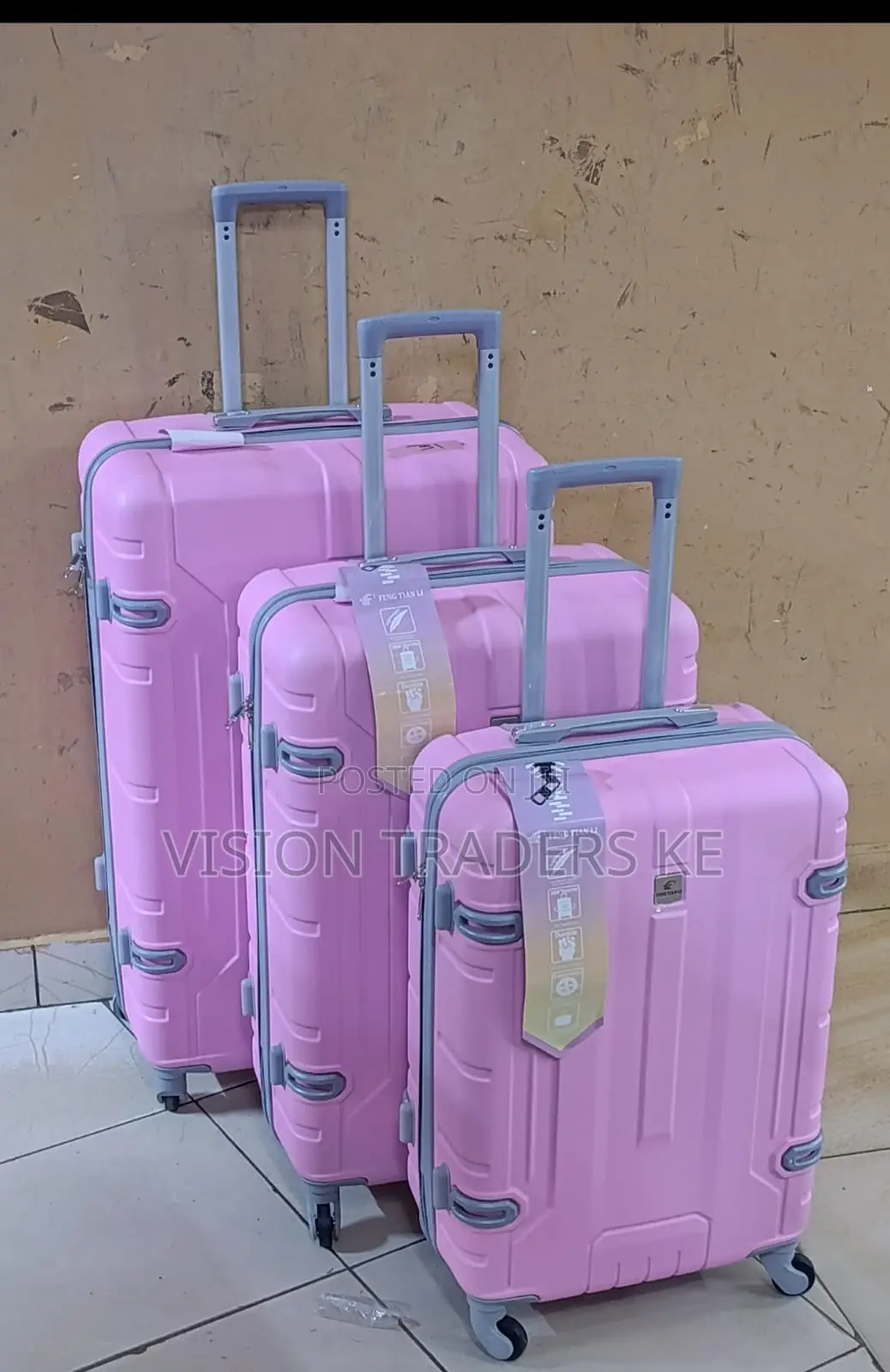 3 in 1 Luxurious Fibre Suitcase With Zipper Closure Frame
