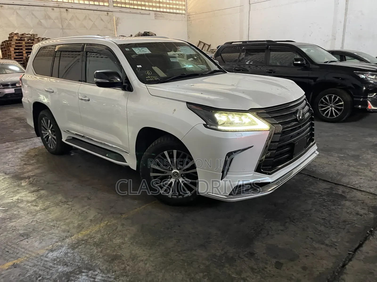 Lexus LX 2019 White