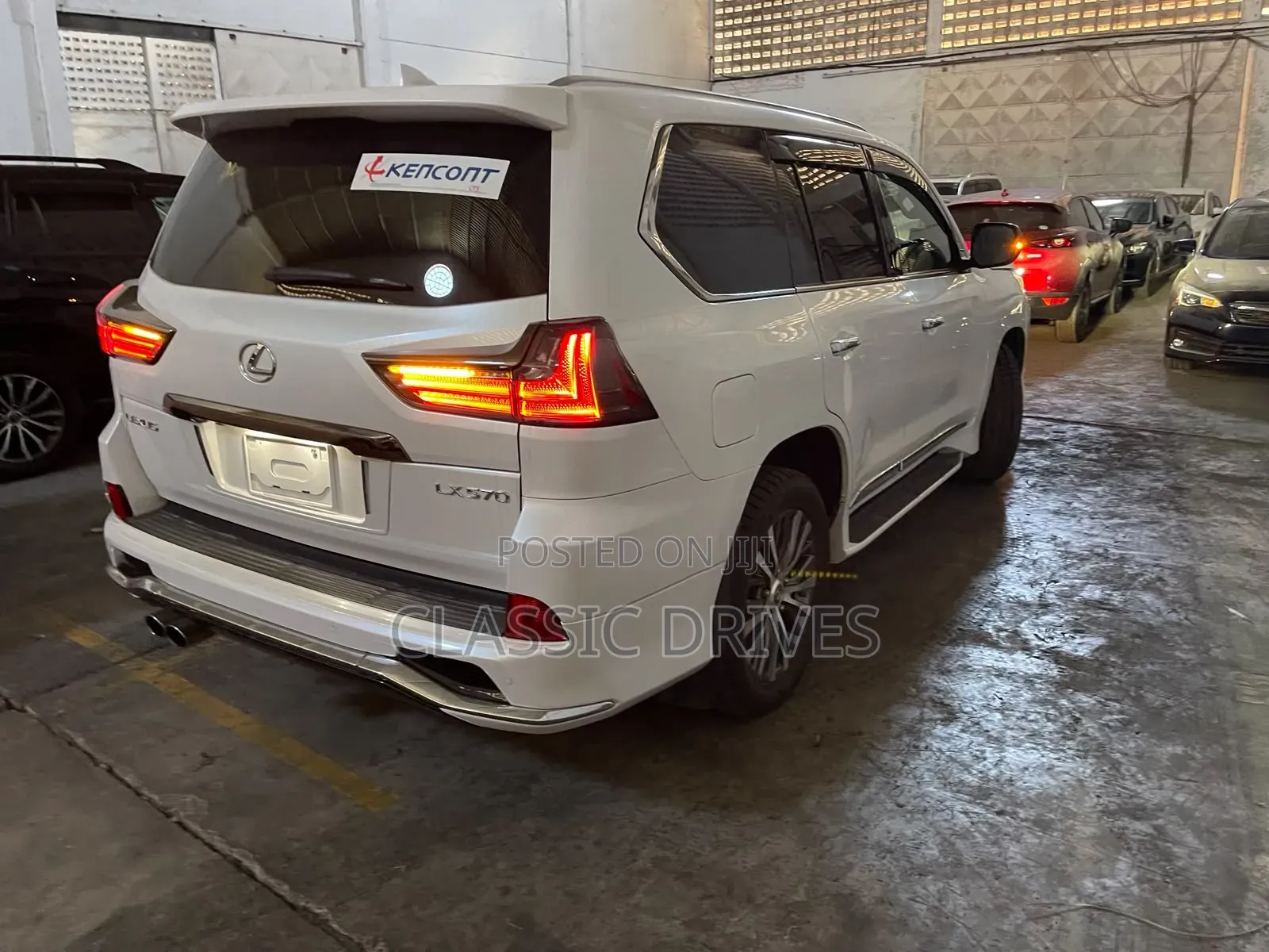 Lexus LX 2019 White