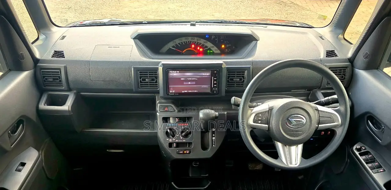 Daihatsu Wake G 2017 Black