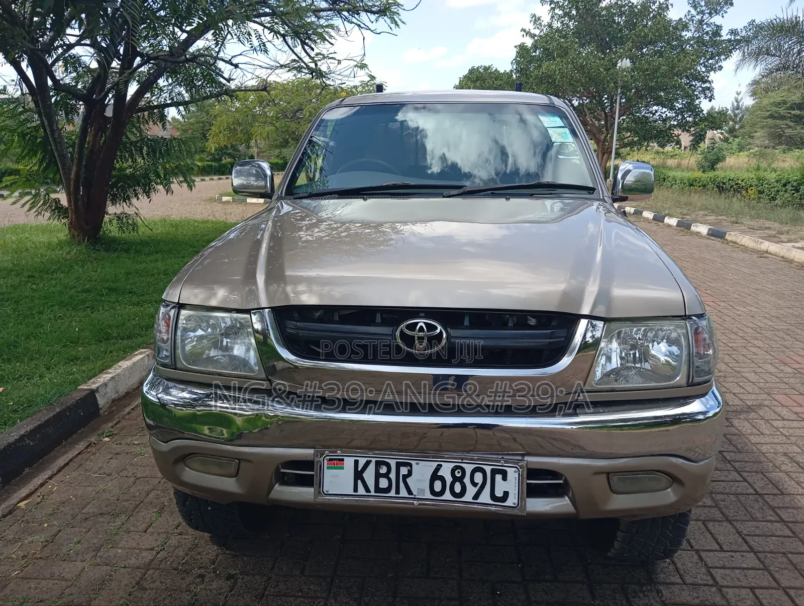 Toyota Hilux 2004 Beige