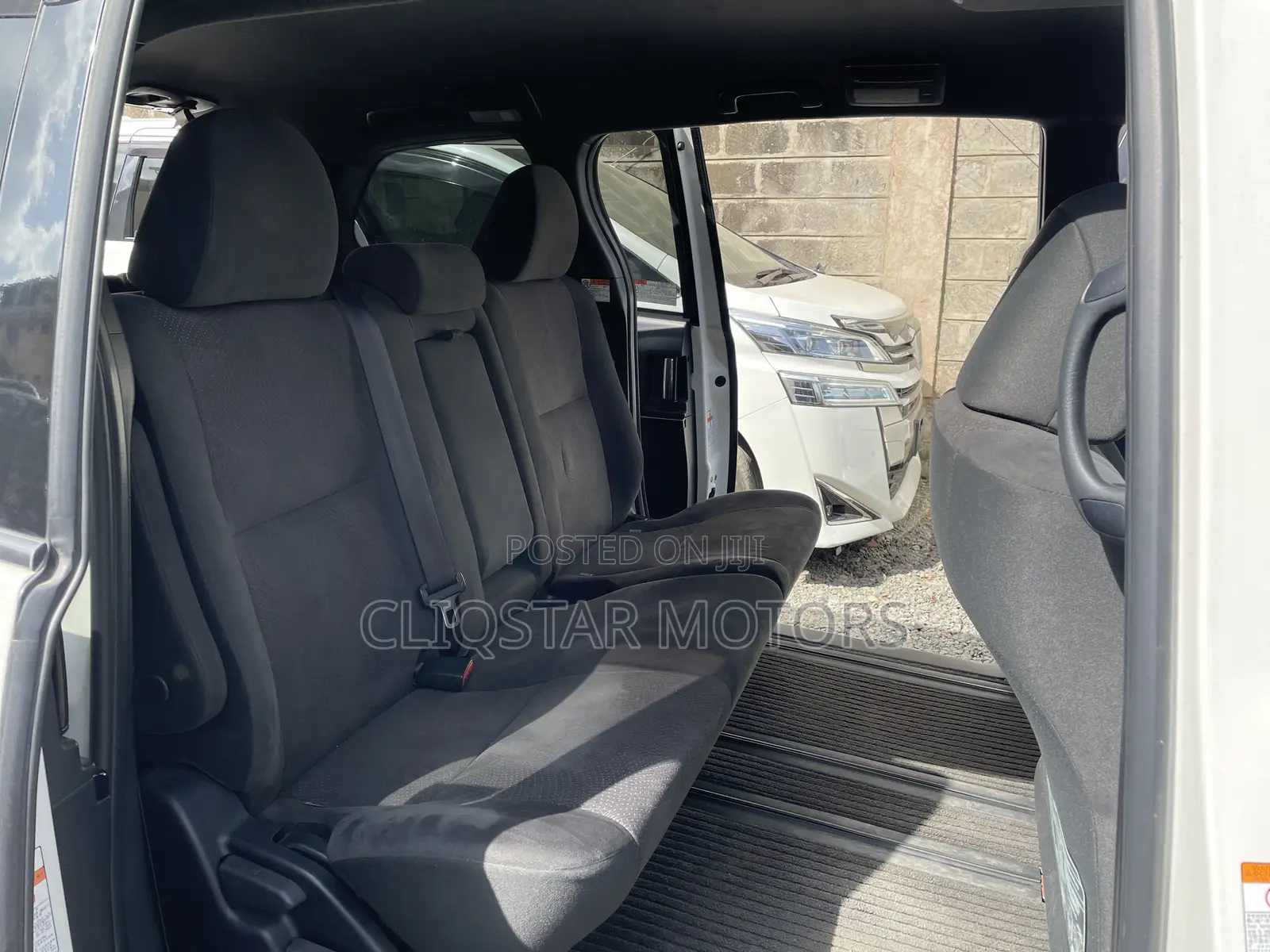 Toyota Estima 2018 White