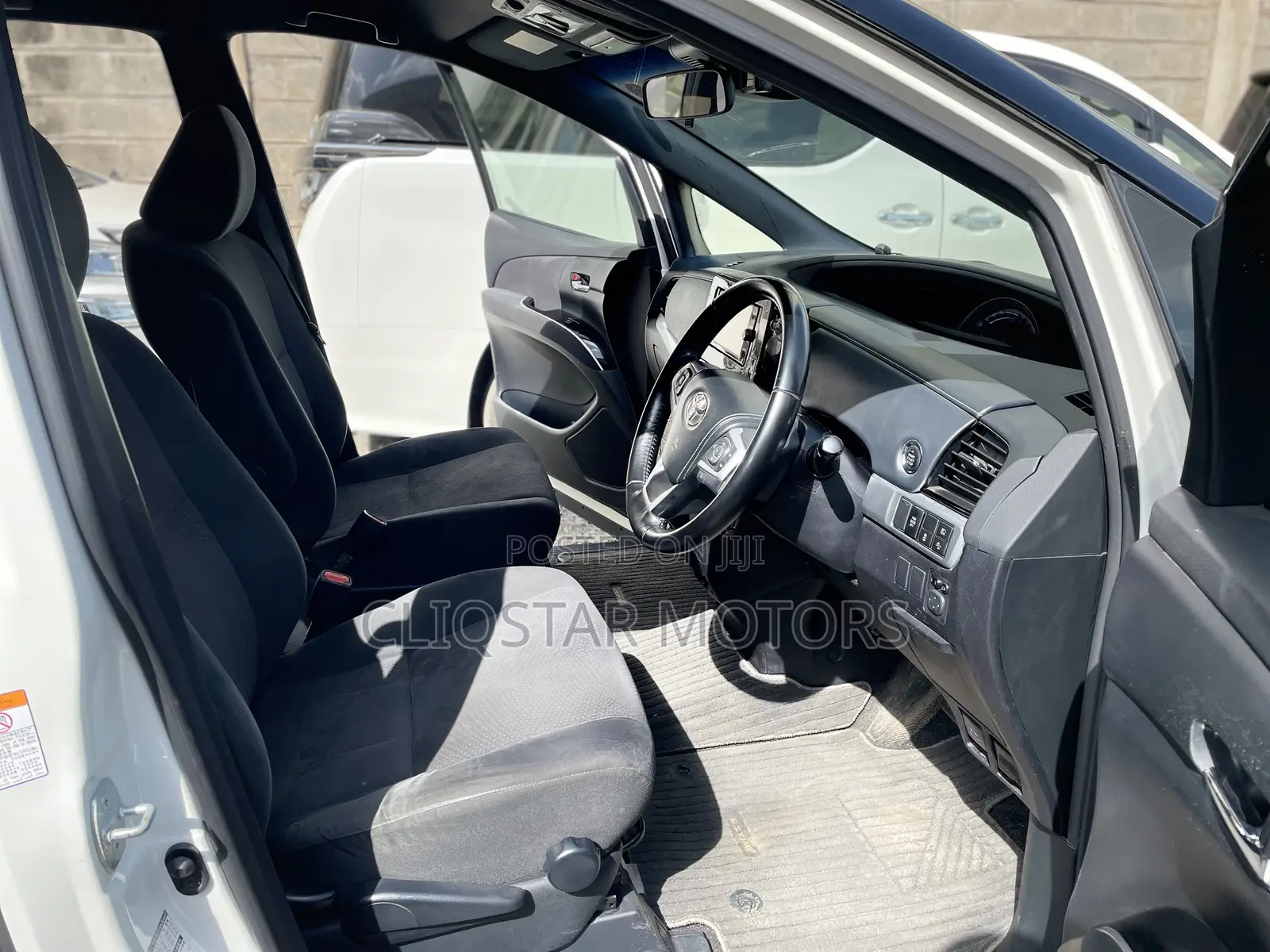 Toyota Estima 2018 White