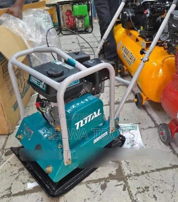 Plate Compactor 6.5 Hp,