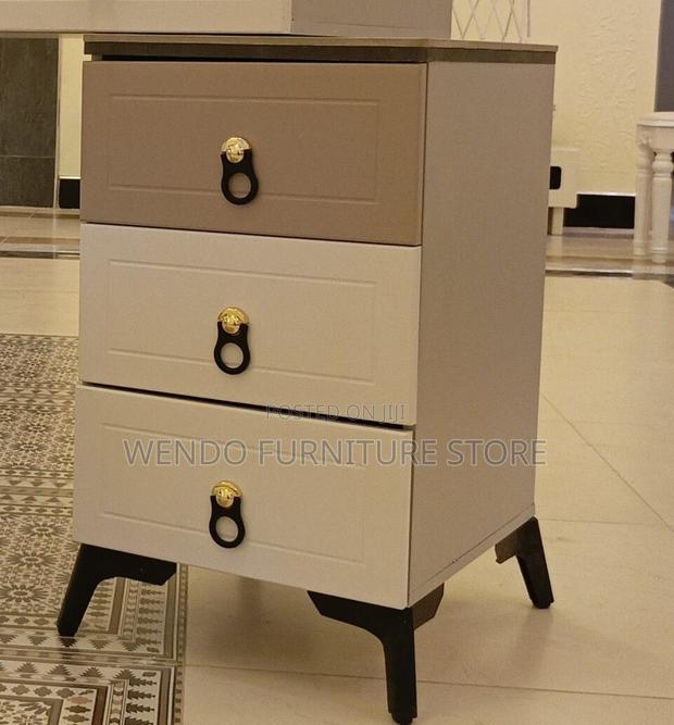 Dressers; Elegant White Dressing Vanity Set - thumbnail 10