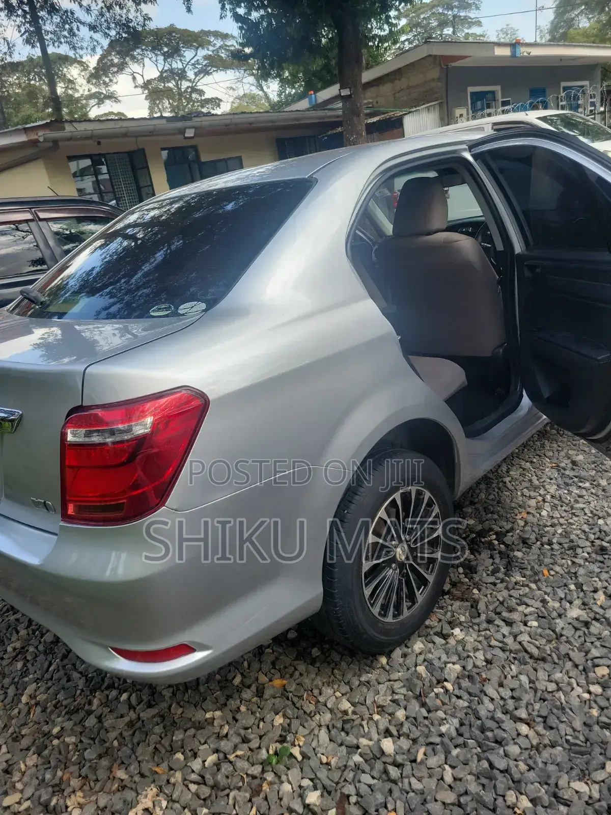 Toyota Axio 2016 Silver