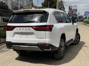 Lexus LX 600 2022 White