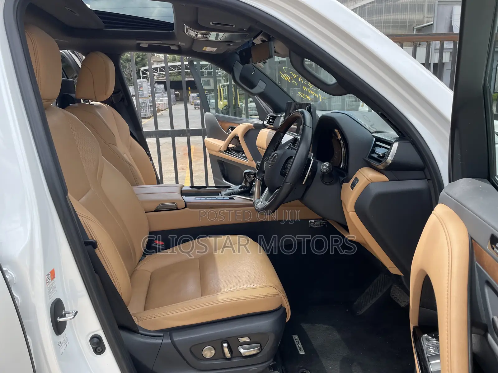 Lexus LX 600 2022 White