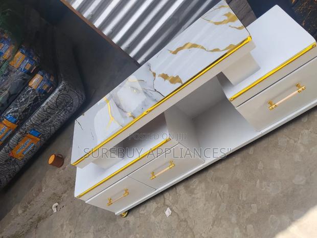White Marble Finish Tv Stand,Luxury Finishing
