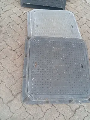 D400 Lockable Reinforced Fibre Manhole Cover