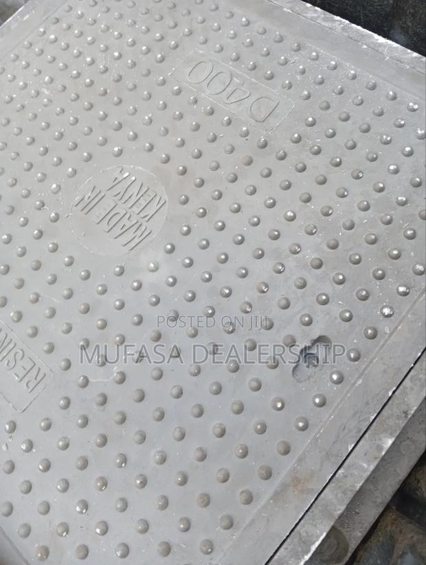 D400 Manhole Cover (Resintuff) - thumbnail 2
