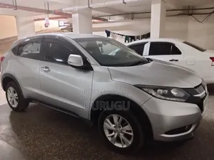 Honda Vezel 2016 Silver