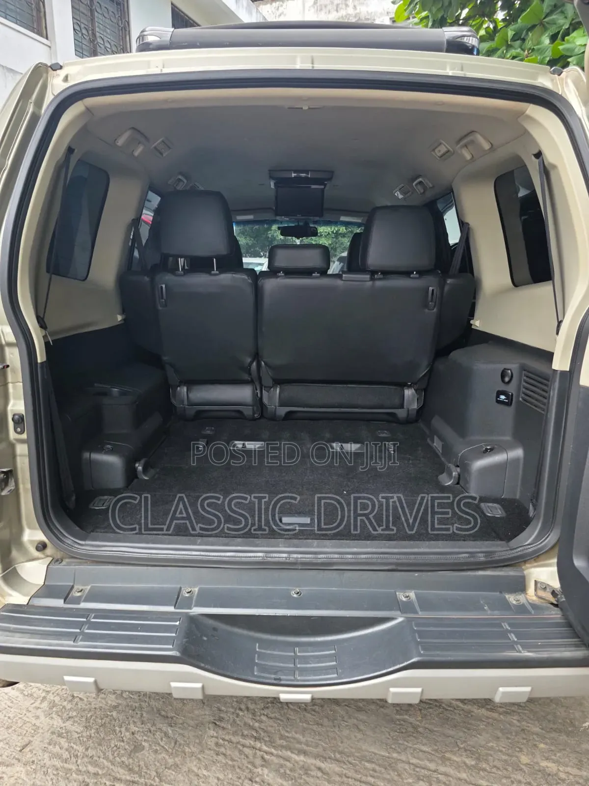 Mitsubishi Pajero 2015 Gold