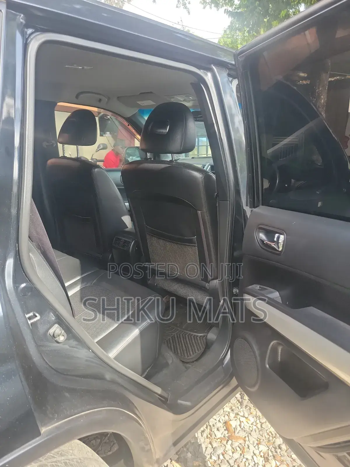 Nissan X-Trail 2012 Matt Black