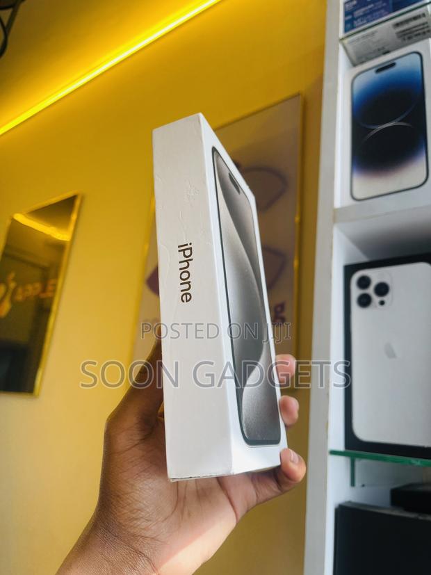 Apple iPhone 15 Pro Max 256 GB Silver - thumbnail 2