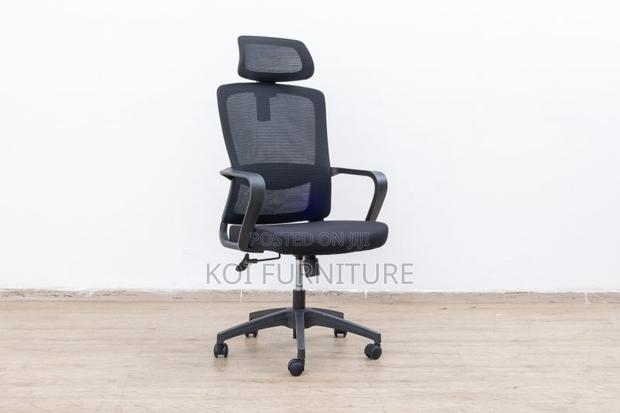 Office Chair : Black Mesh Ergonomic Office Chair -Adjustable Headrest